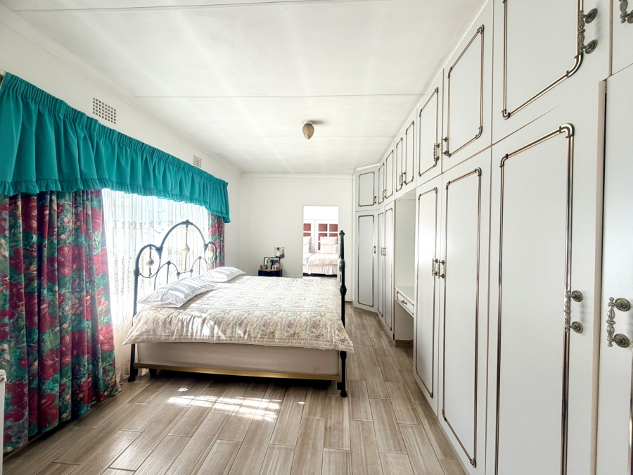 5 Bedroom Property for Sale in Rynsoord Gauteng