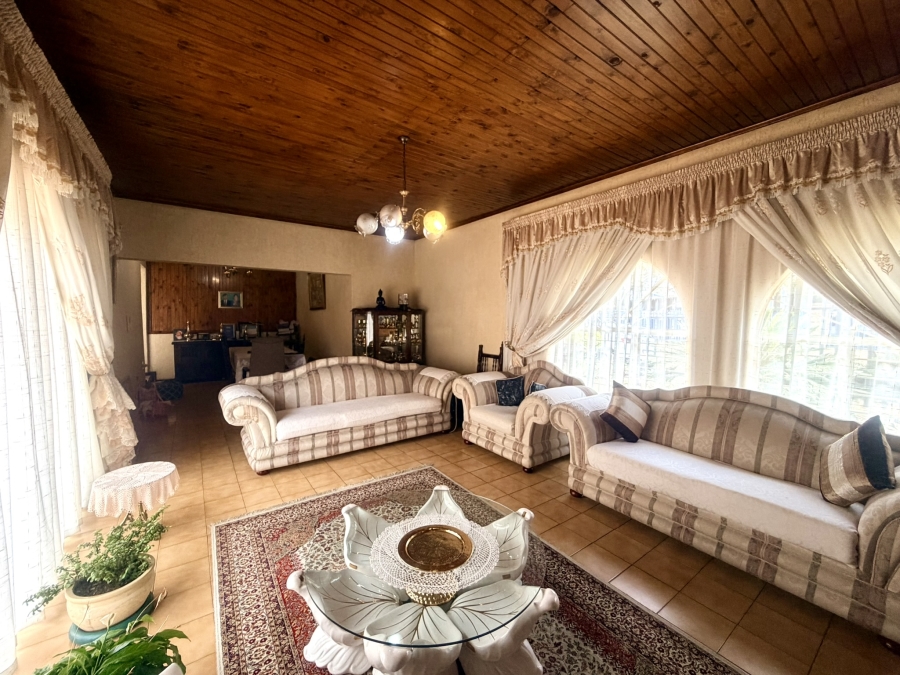 5 Bedroom Property for Sale in Rynsoord Gauteng