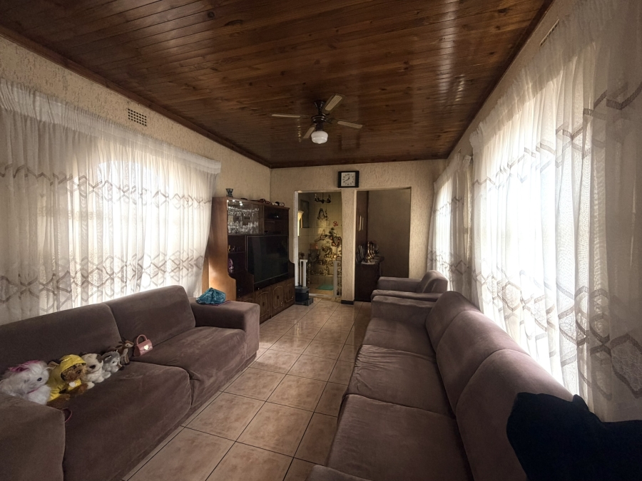 5 Bedroom Property for Sale in Rynsoord Gauteng