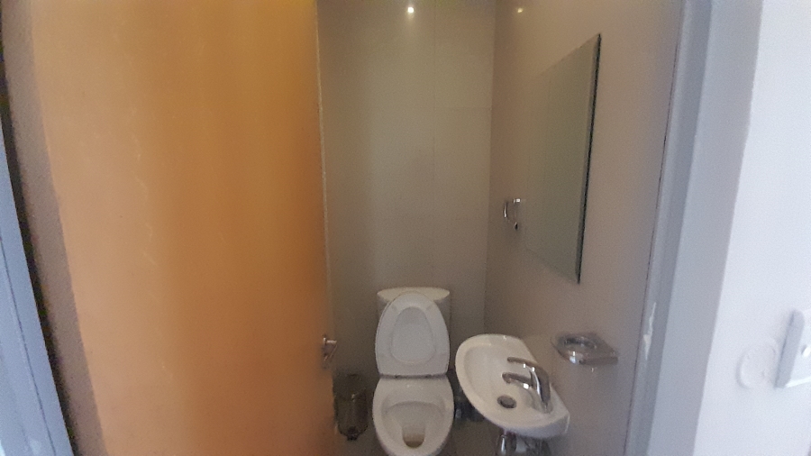 1 Bedroom Property for Sale in Sandown Gauteng