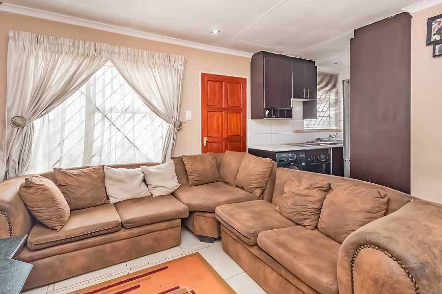 2 Bedroom Property for Sale in Fleurhof Gauteng