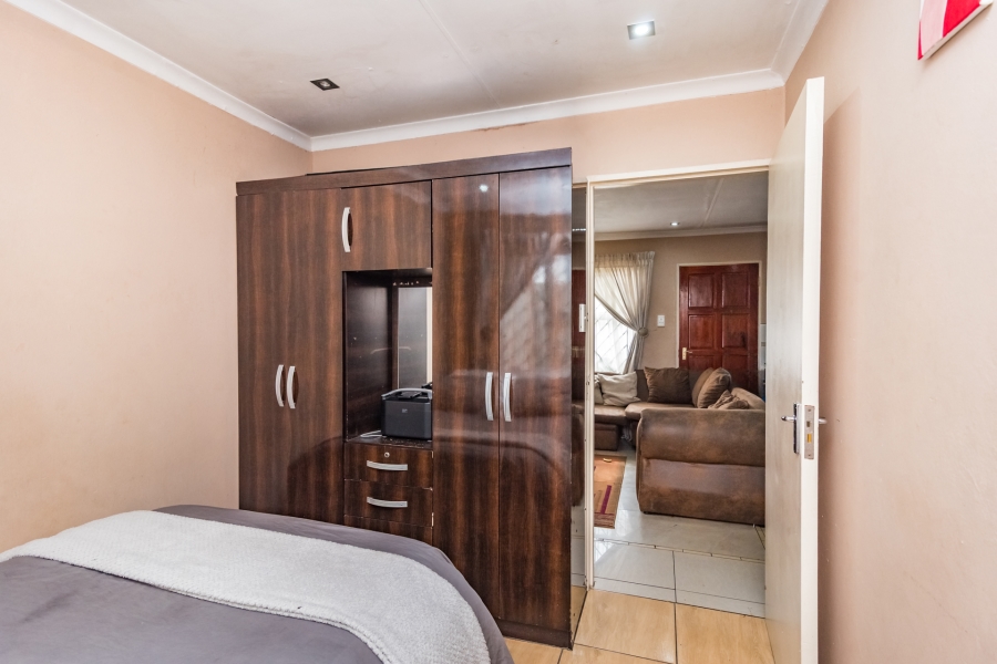 2 Bedroom Property for Sale in Fleurhof Gauteng