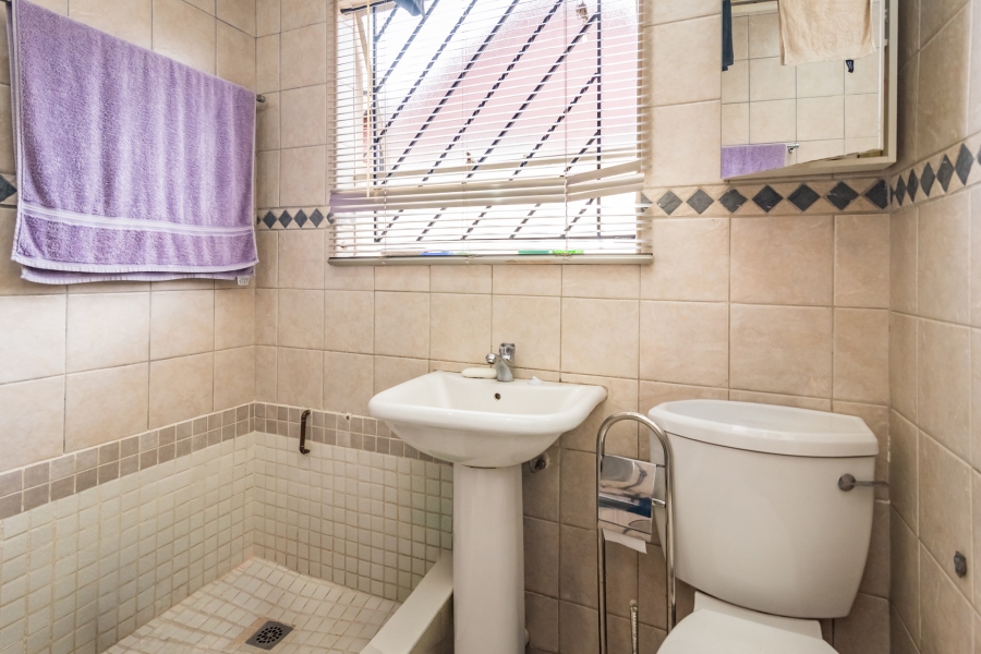 2 Bedroom Property for Sale in Fleurhof Gauteng