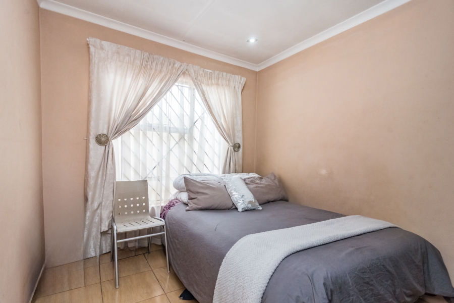 2 Bedroom Property for Sale in Fleurhof Gauteng