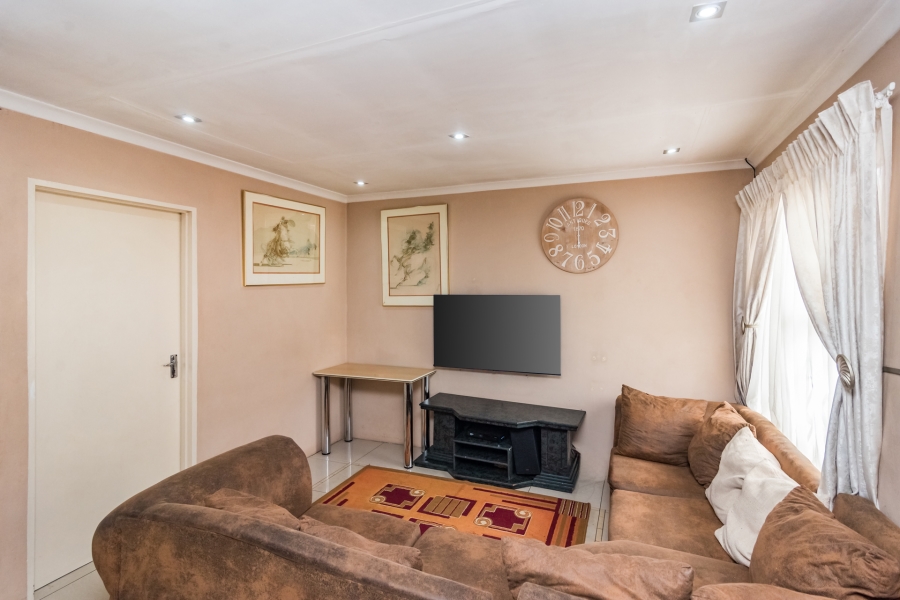 2 Bedroom Property for Sale in Fleurhof Gauteng