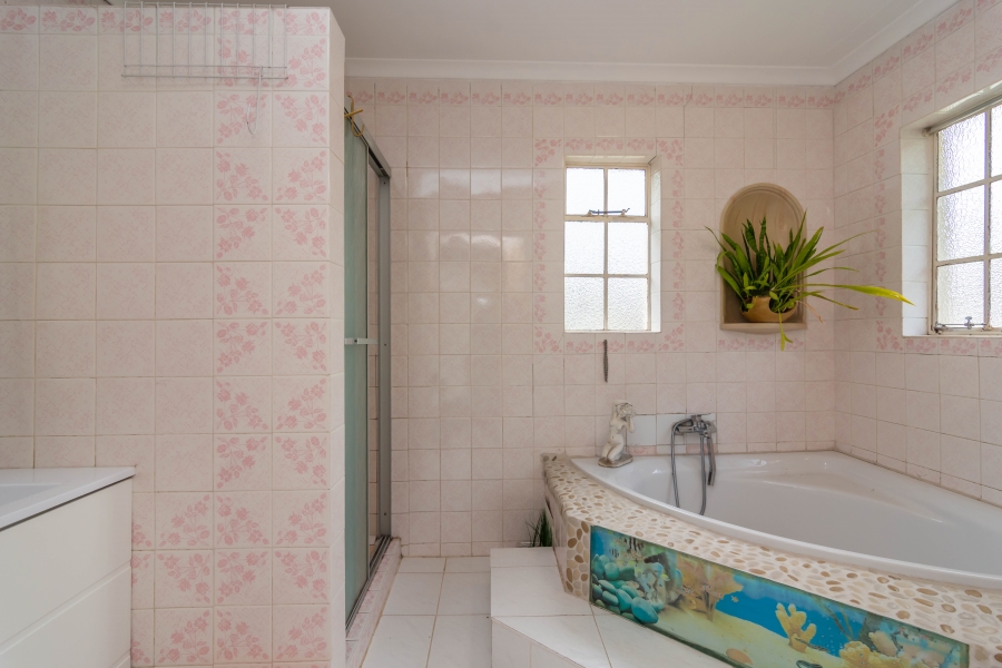 3 Bedroom Property for Sale in Fleurhof Gauteng