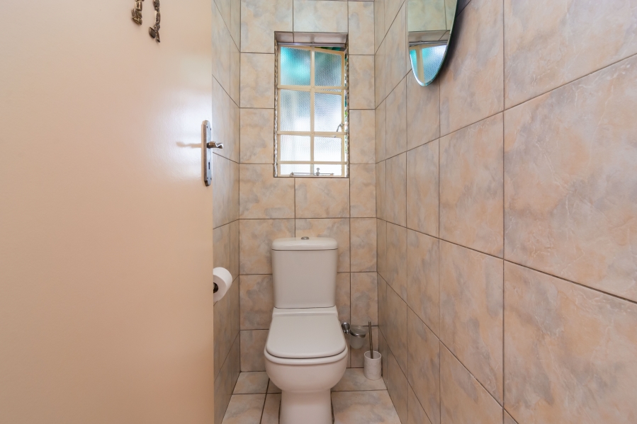 3 Bedroom Property for Sale in Fleurhof Gauteng