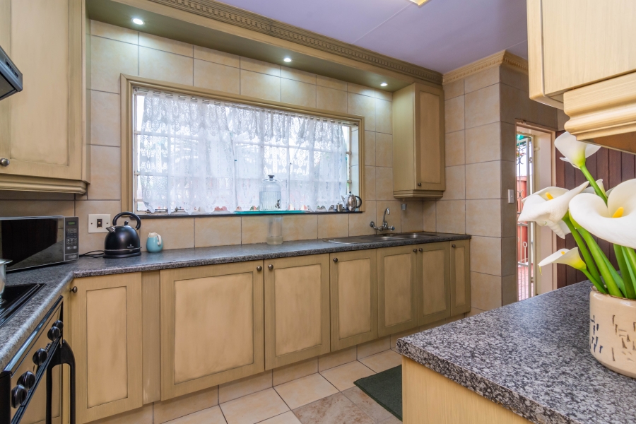 3 Bedroom Property for Sale in Fleurhof Gauteng