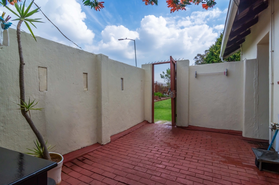 3 Bedroom Property for Sale in Fleurhof Gauteng