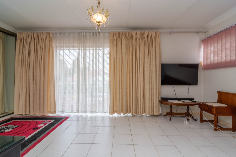 3 Bedroom Property for Sale in Fleurhof Gauteng