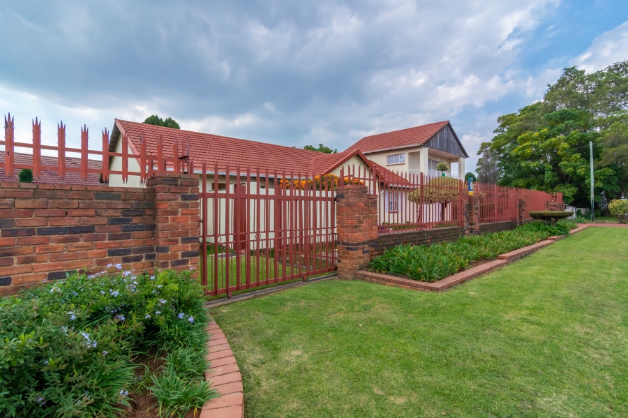 3 Bedroom Property for Sale in Fleurhof Gauteng