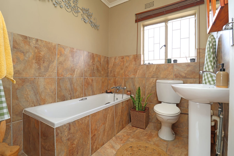 3 Bedroom Property for Sale in Helikonpark Gauteng
