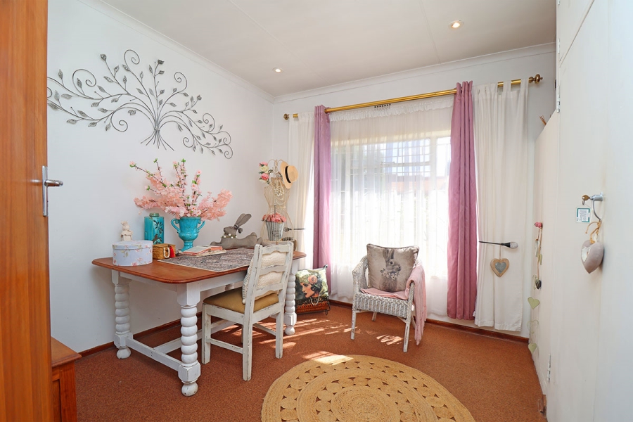 3 Bedroom Property for Sale in Helikonpark Gauteng