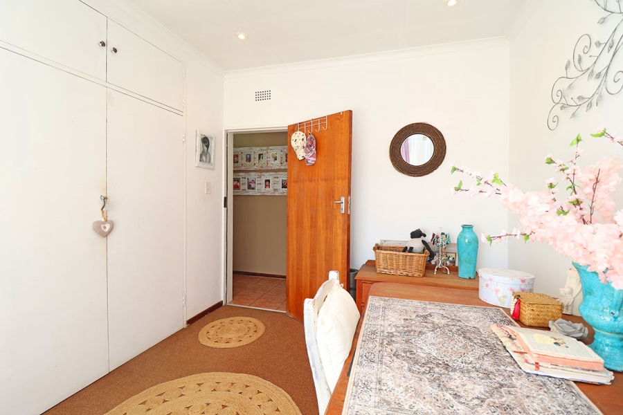 3 Bedroom Property for Sale in Helikonpark Gauteng