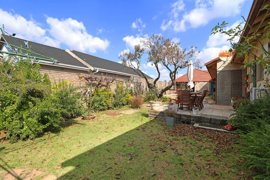 3 Bedroom Property for Sale in Helikonpark Gauteng
