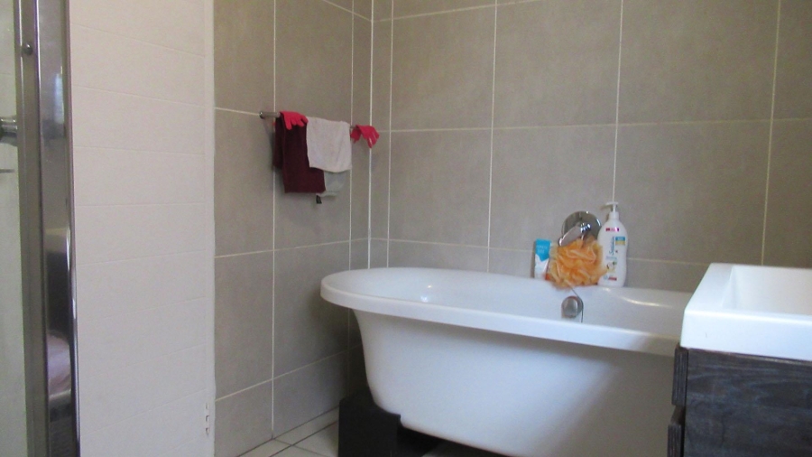 3 Bedroom Property for Sale in Olivedale Gauteng