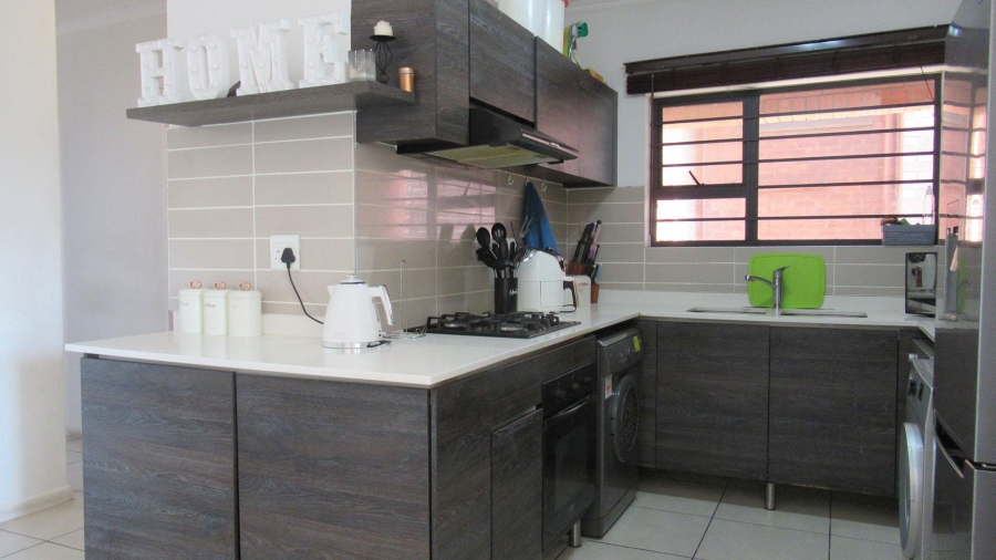 3 Bedroom Property for Sale in Olivedale Gauteng