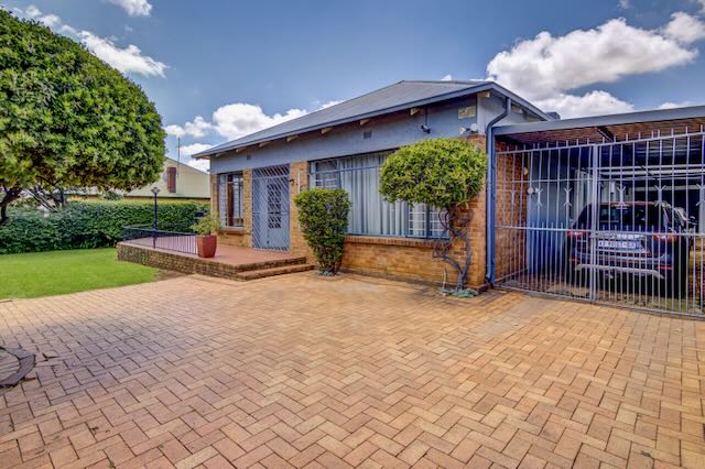 3 Bedroom Property for Sale in South Kensington Gauteng