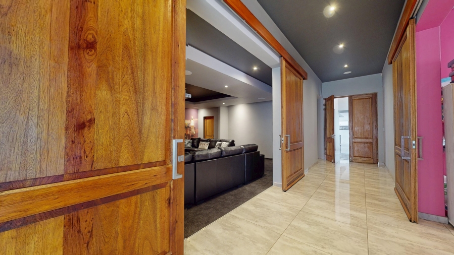 11 Bedroom Property for Sale in Rynfield Gauteng