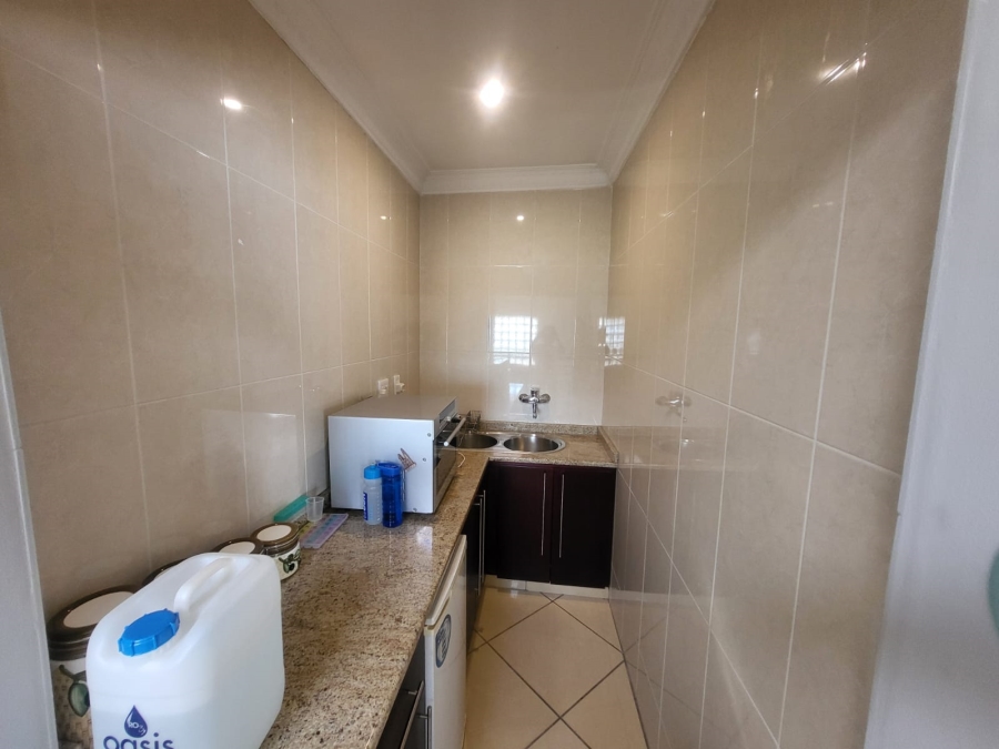 7 Bedroom Property for Sale in Lenasia Ext 1 Gauteng