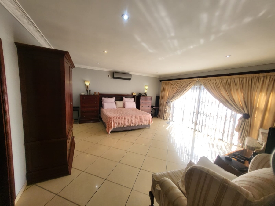 7 Bedroom Property for Sale in Lenasia Ext 1 Gauteng