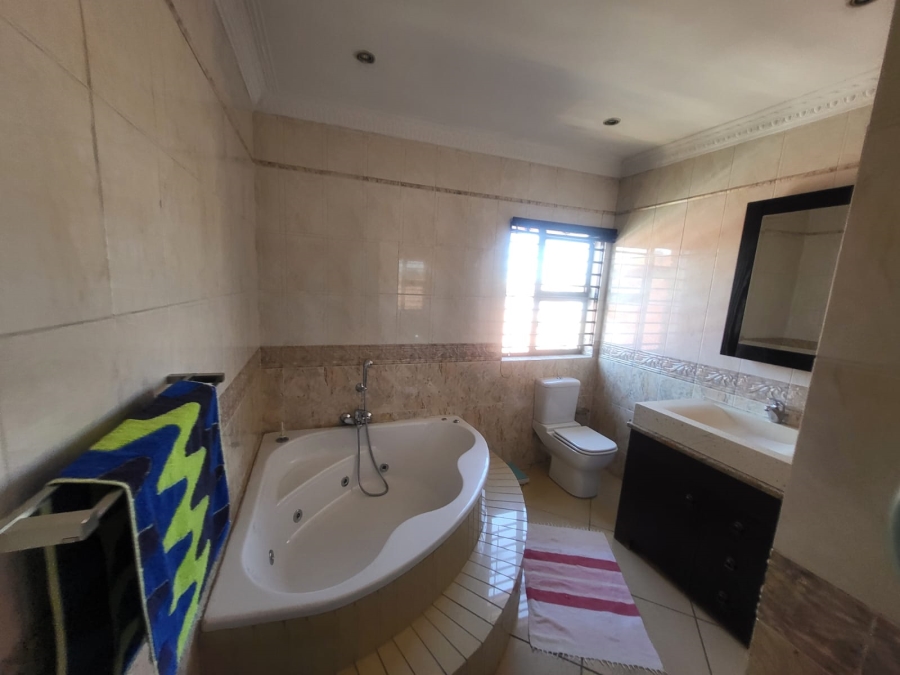 7 Bedroom Property for Sale in Lenasia Ext 1 Gauteng