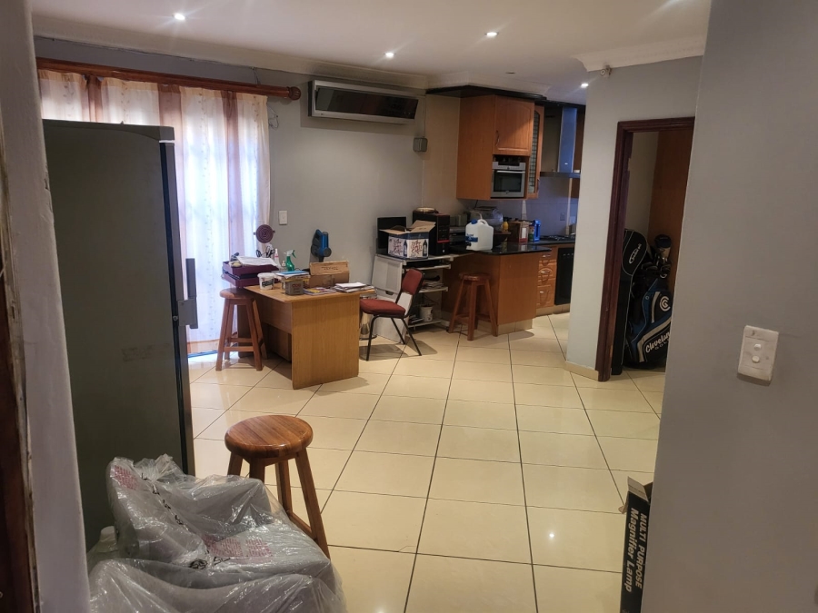7 Bedroom Property for Sale in Lenasia Ext 1 Gauteng