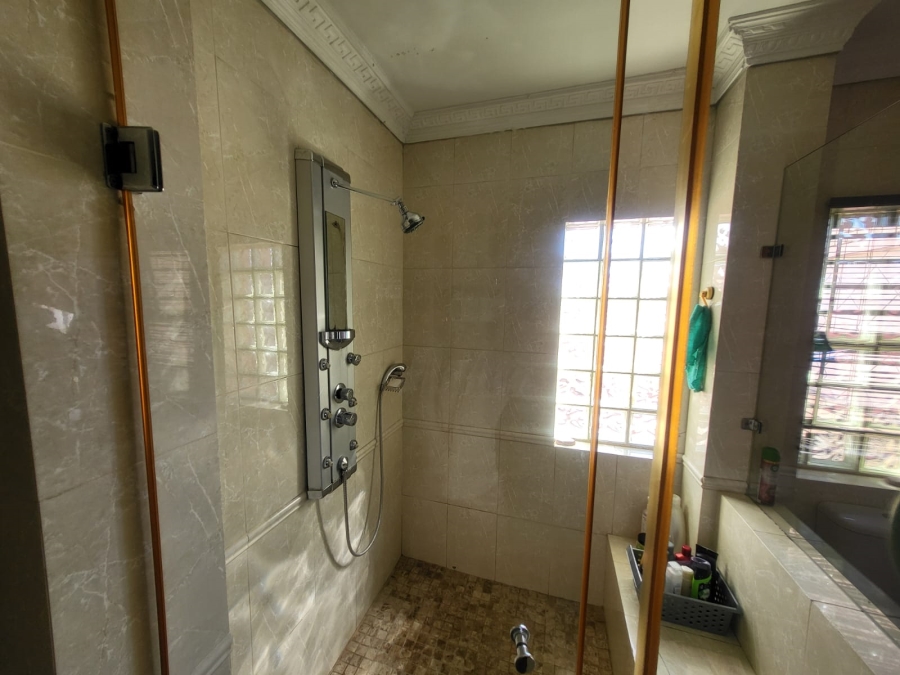 7 Bedroom Property for Sale in Lenasia Ext 1 Gauteng