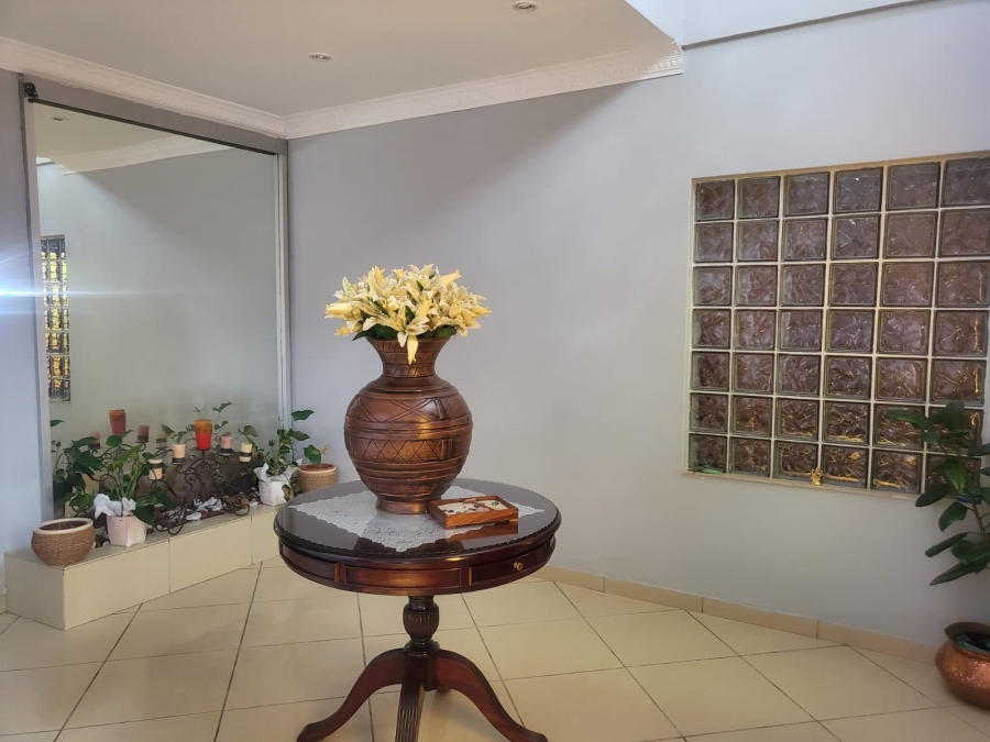 7 Bedroom Property for Sale in Lenasia Ext 1 Gauteng