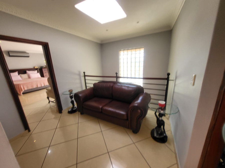 7 Bedroom Property for Sale in Lenasia Ext 1 Gauteng