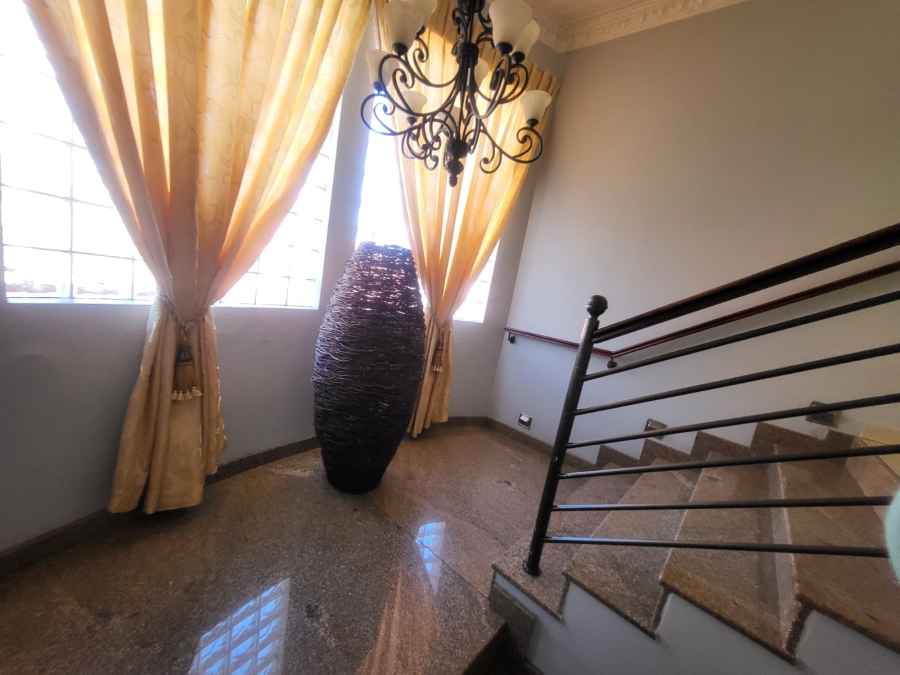 7 Bedroom Property for Sale in Lenasia Ext 1 Gauteng