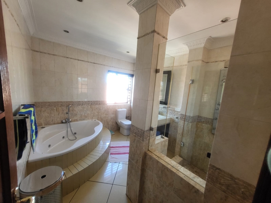 7 Bedroom Property for Sale in Lenasia Ext 1 Gauteng