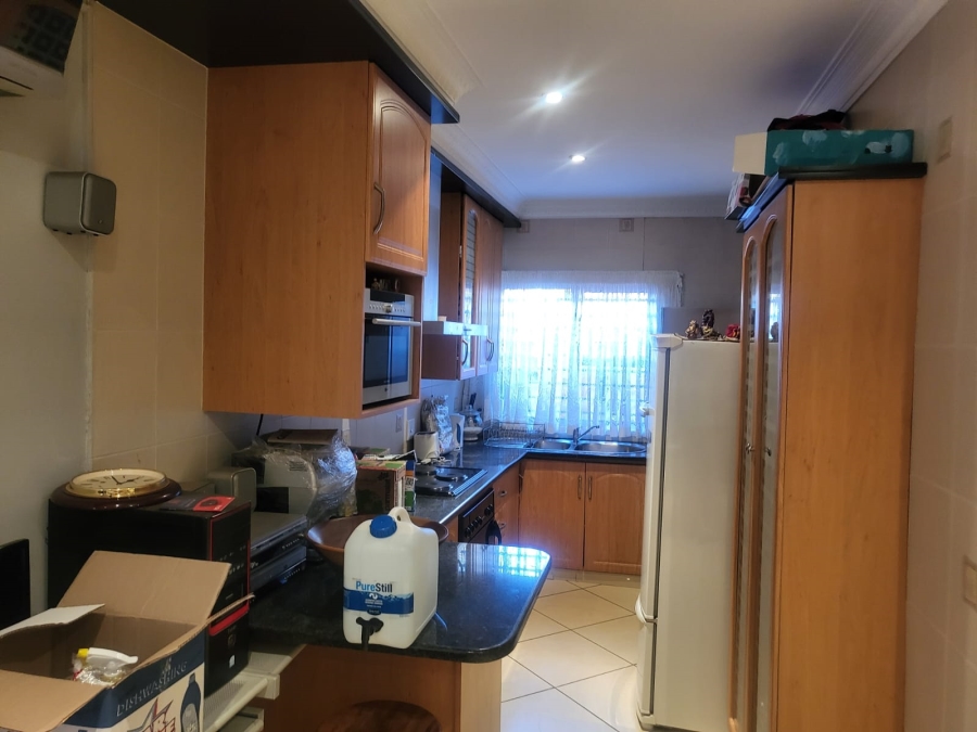 7 Bedroom Property for Sale in Lenasia Ext 1 Gauteng