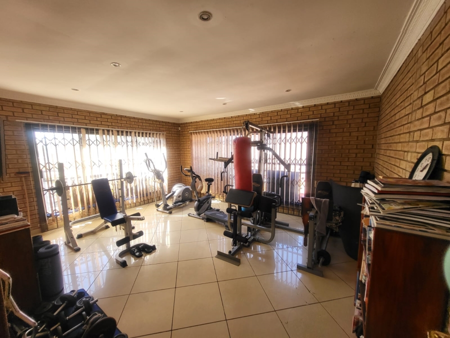 7 Bedroom Property for Sale in Lenasia Ext 1 Gauteng