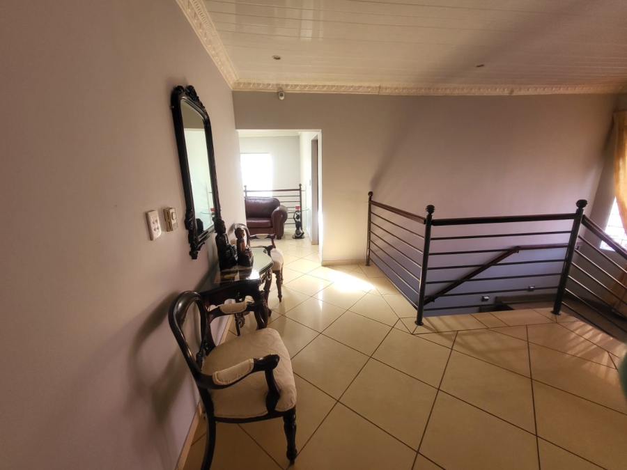 7 Bedroom Property for Sale in Lenasia Ext 1 Gauteng