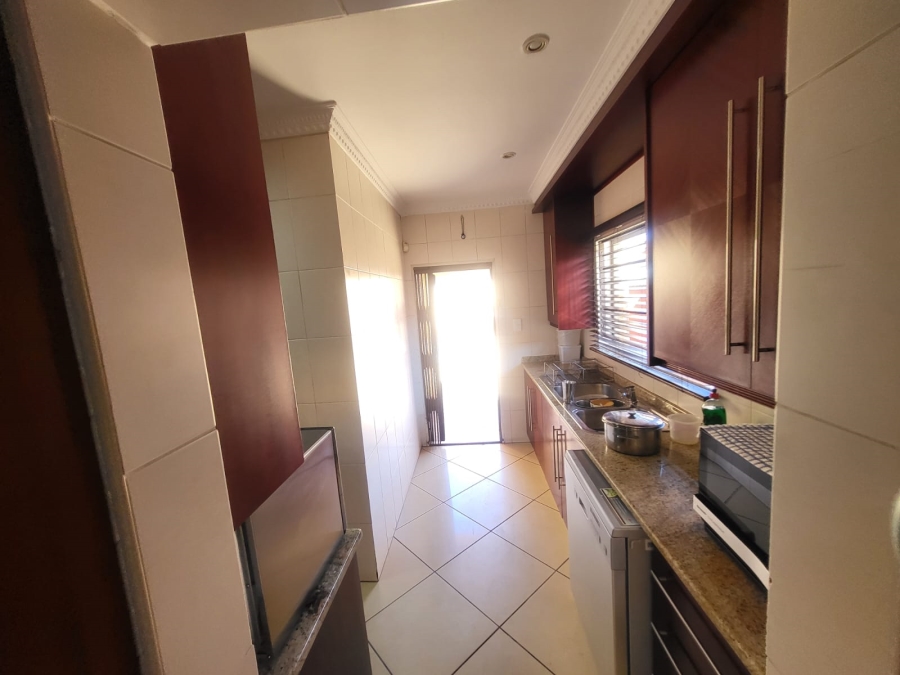 7 Bedroom Property for Sale in Lenasia Ext 1 Gauteng