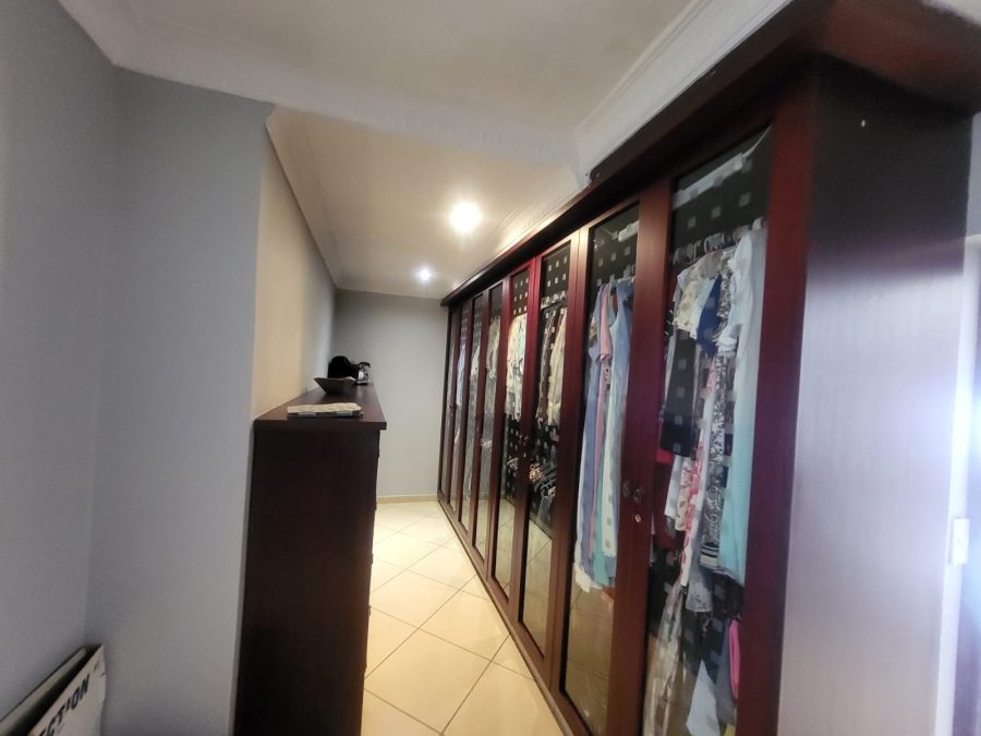 7 Bedroom Property for Sale in Lenasia Ext 1 Gauteng