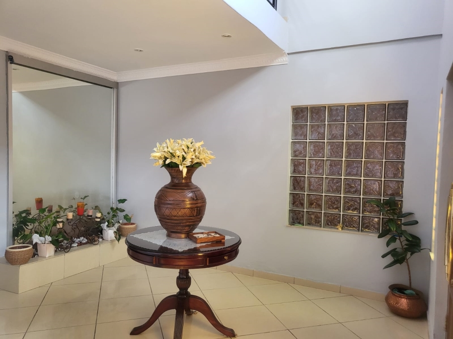 7 Bedroom Property for Sale in Lenasia Ext 1 Gauteng