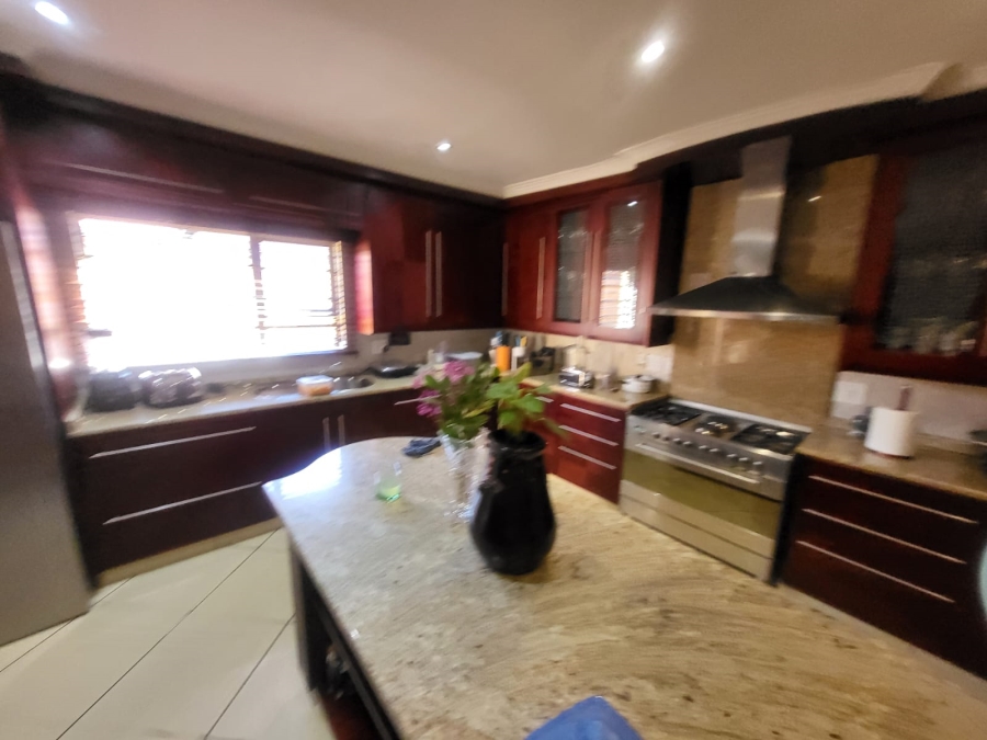 7 Bedroom Property for Sale in Lenasia Ext 1 Gauteng