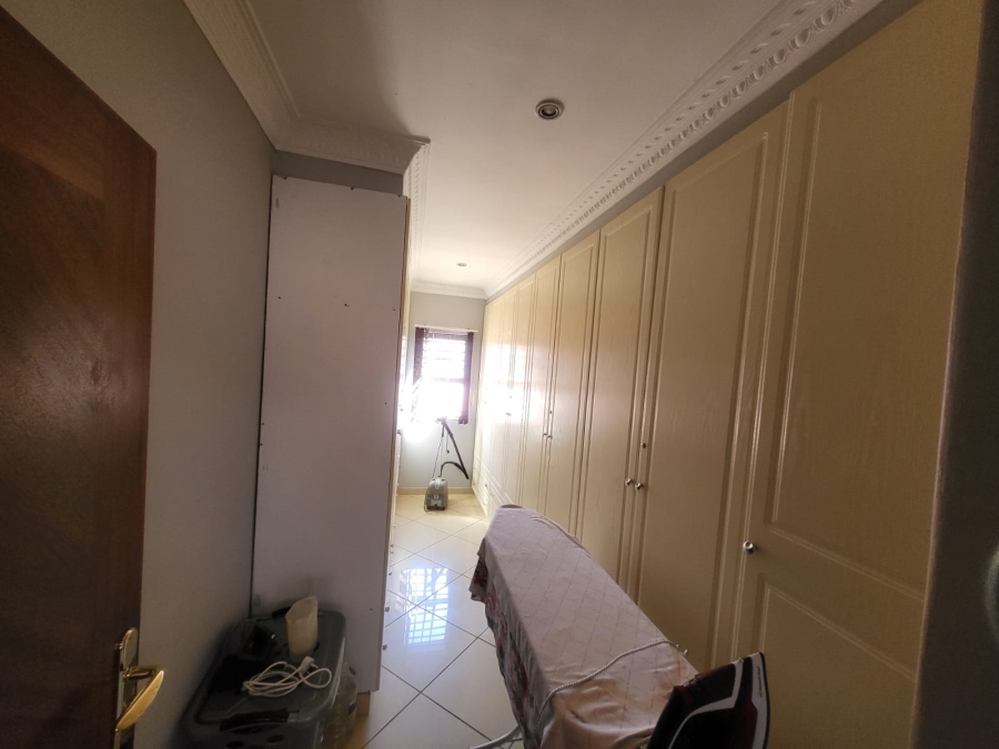7 Bedroom Property for Sale in Lenasia Ext 1 Gauteng