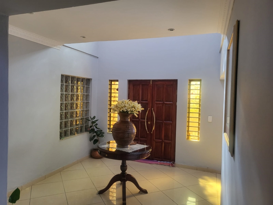 7 Bedroom Property for Sale in Lenasia Ext 1 Gauteng