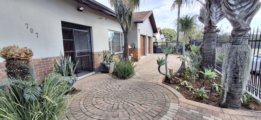 6 Bedroom Property for Sale in Pretoria Gardens Gauteng