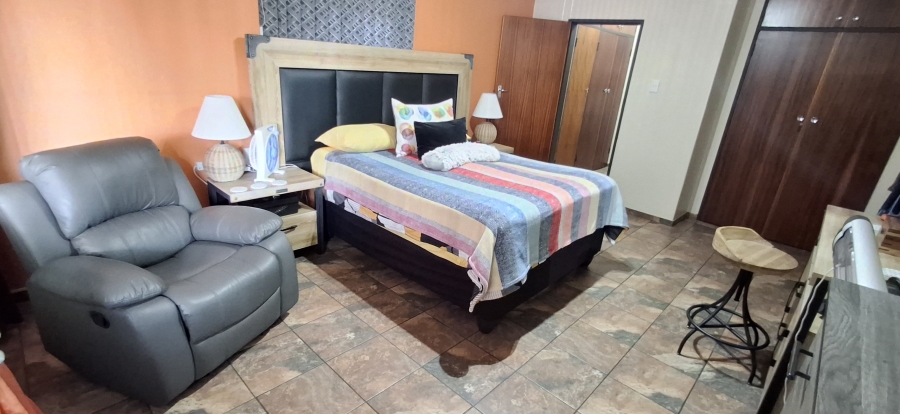 6 Bedroom Property for Sale in Pretoria Gardens Gauteng