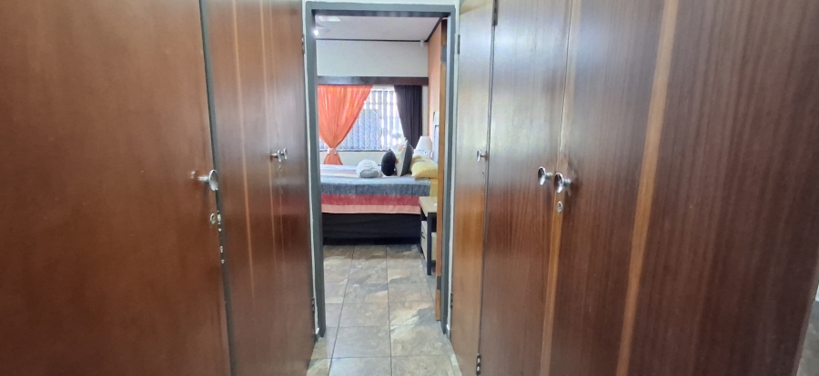 6 Bedroom Property for Sale in Pretoria Gardens Gauteng