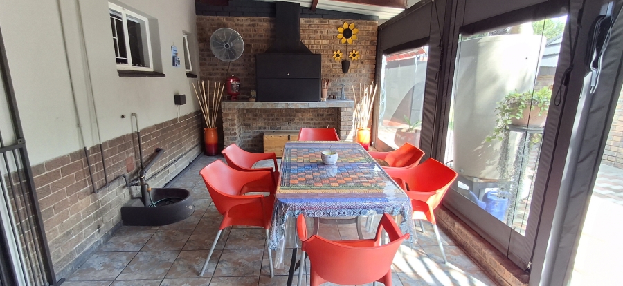 6 Bedroom Property for Sale in Pretoria Gardens Gauteng