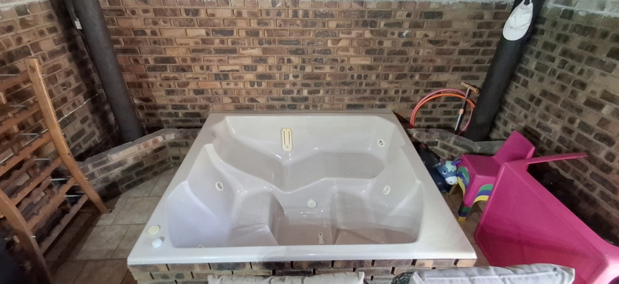 6 Bedroom Property for Sale in Pretoria Gardens Gauteng