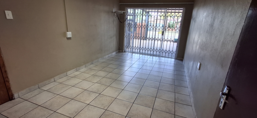 6 Bedroom Property for Sale in Pretoria Gardens Gauteng