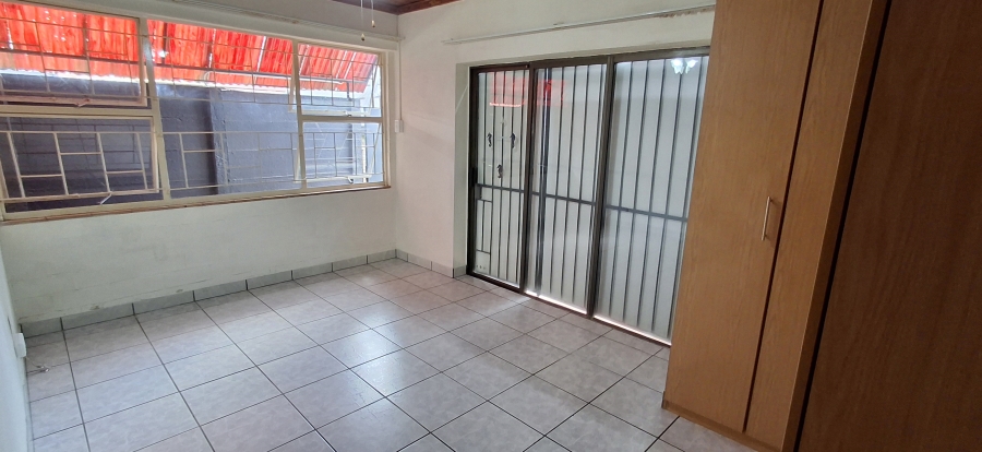 6 Bedroom Property for Sale in Pretoria Gardens Gauteng