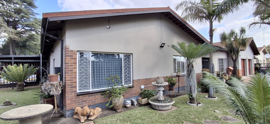 6 Bedroom Property for Sale in Pretoria Gardens Gauteng