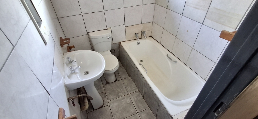 6 Bedroom Property for Sale in The Orchards Gauteng